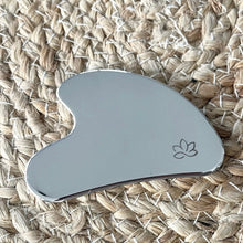 Indlæs billede til gallerivisning Emma Luminous Gua Sha - Stål Gua-sha.dk