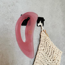 Indlæs billede til gallerivisning BodyShape Massage Gua Sha - Dyb Rosa - 20 cm til Krop & Bad Gua-sha.dk