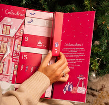 Indlæs billede til gallerivisning Charlotte Bio julekalender – 24 æsker med økologisk makeup & tilbehør Gua-sha.dk