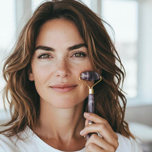 Indlæs billede til gallerivisning Crystallove Ametyst Faceroller – Essential Edition Gua-sha.dk