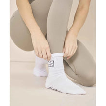 Indlæs billede til gallerivisning Moonchild Pilates Strømper - Anti-Slip Yoga Sokker til Reformer & Pilates Gua-sha.dk