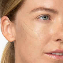 Indlæs billede til gallerivisning NATURAL GLOW LIQUID FOUNDATION - 207 BEIGE Gua-sha.dk