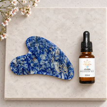 Indlæs billede til gallerivisning Gua Sha kit – Emma blue jasper med jojobaolie Gua-sha.dk
