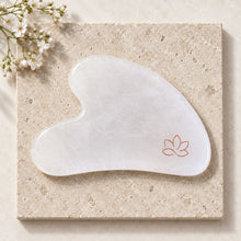 Indlæs billede til gallerivisning Emma Gua Sha i A-grade bjergkrystal – natursten til ansigtsmassage Gua-sha.dk

