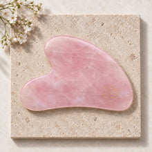 Indlæs billede til gallerivisning Emma Gua Sha i A-grade rosakvarts - natursten til til Ansigtsmassage Gua-sha.dk
