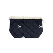 Indlæs billede til gallerivisning By Stær make-up taske , sort/sløjfer Gua-sha.dk
