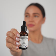 Indlæs og afspil video i gallerivisning PHA 10% Exfoliant – Skånsom eksfoliering
