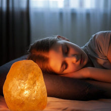 Indlæs billede til gallerivisning Himalaya Saltlampe med ledning og pære - 20 cm Gua-sha.dk

