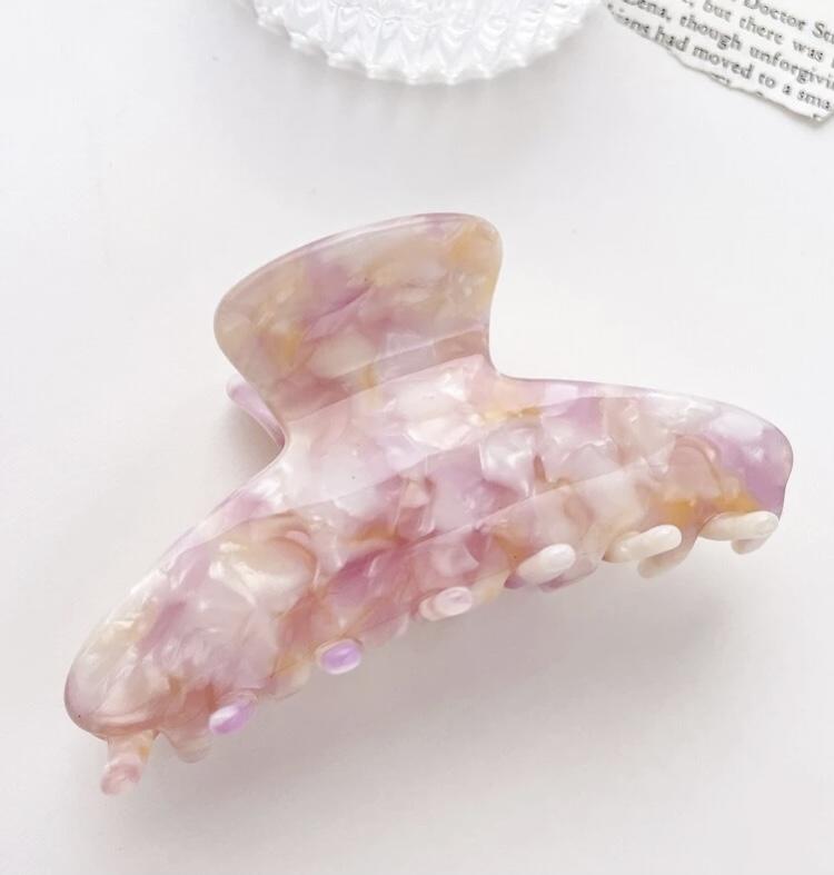 Hårklemme - Pearl lavender - 7,5 cm Gua-sha.dk