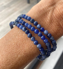 Indlæs billede til gallerivisning Perle krystal armbånd - Sodalit Gua-sha.dk
